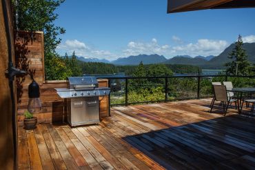 Tidewater deck - Tofino harbour view